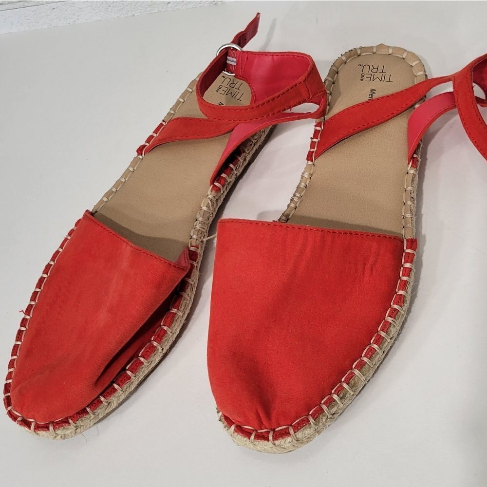 Time and Tru cute sandals